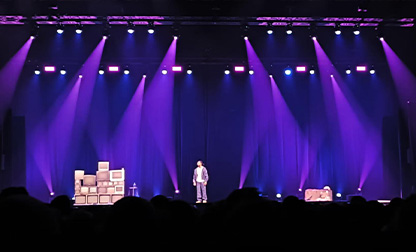 NOWLIT Pro ilumina un espectáculo a gran escala en el Teatro de Róterdam