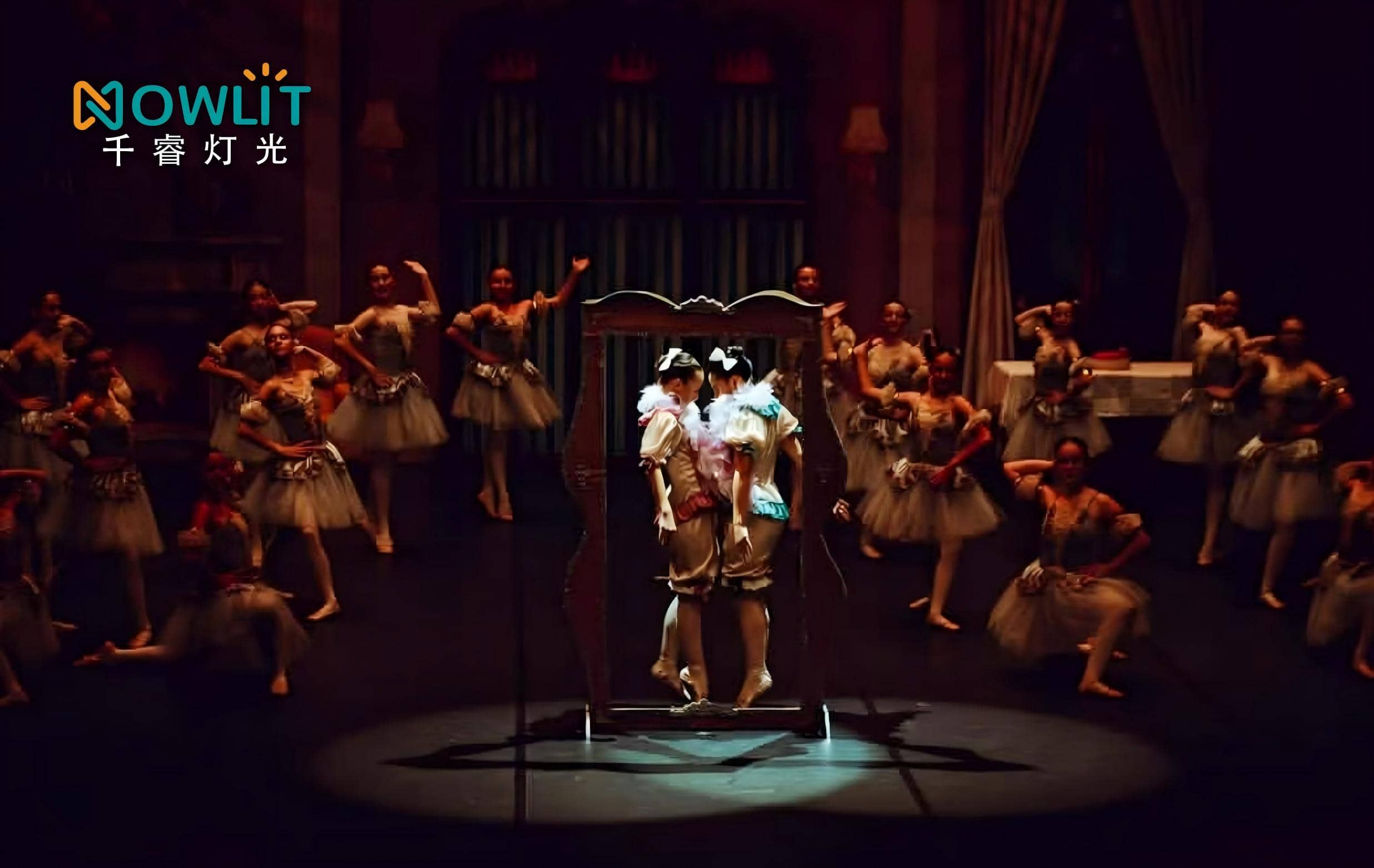 Professional stage performance lighting effect using Arolla 700W LED profile light